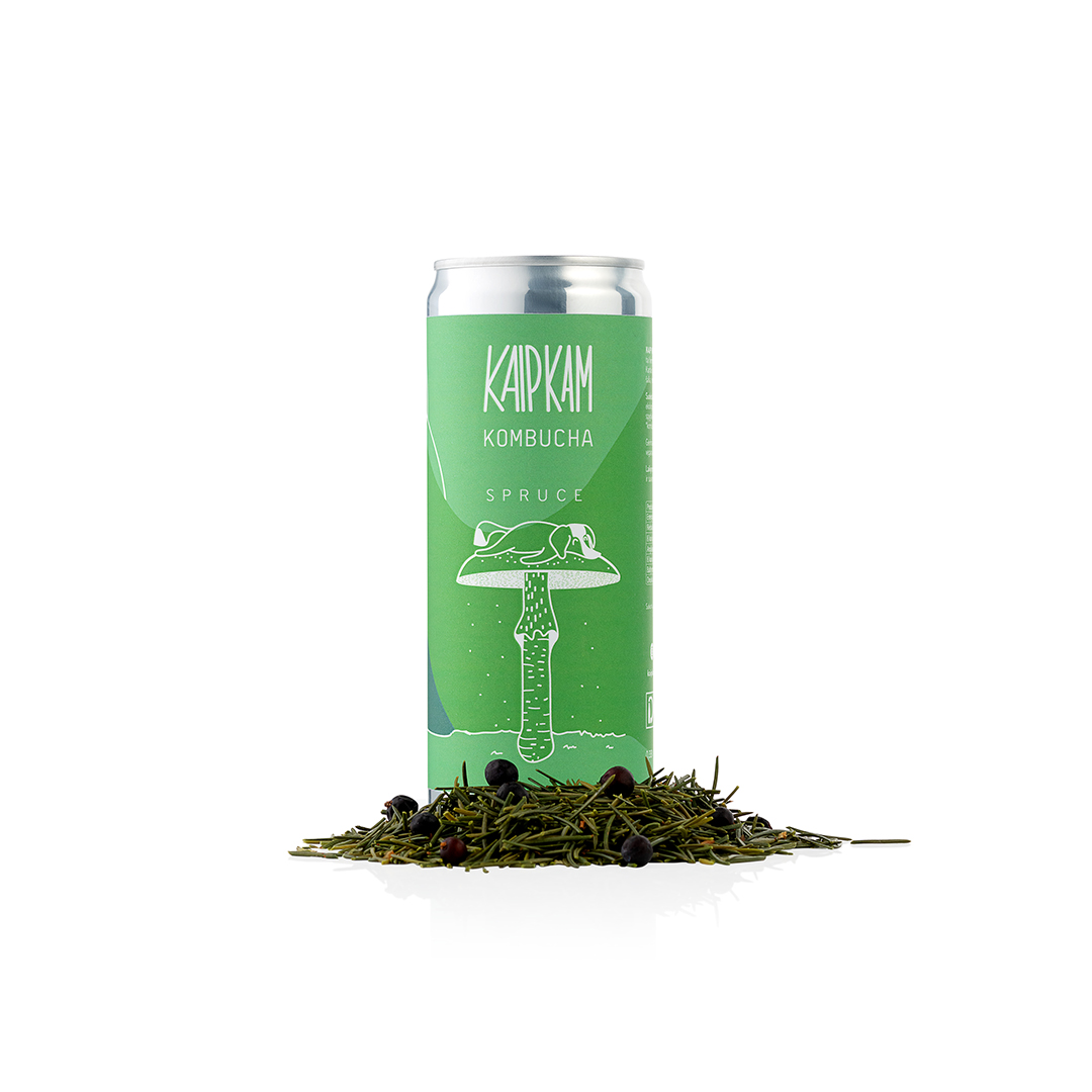 Eglių spyglių kombucha